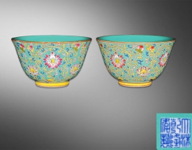 粉彩豆青釉缠枝花卉小