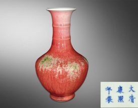 豇豆红铉纹长颈瓶