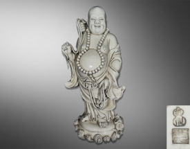 何朝宗 人物立像圆塑