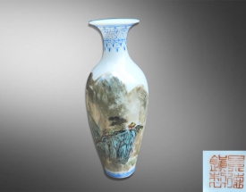 粉彩乌金釉山水小掸瓶