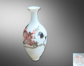 粉彩花鸟水滴瓶