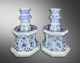 青花烛台缠枝花卉纹